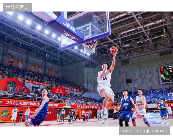 B组实力平均，没有绝对强队，任何一场比赛的结果都可能彻底改变小组出线形势。